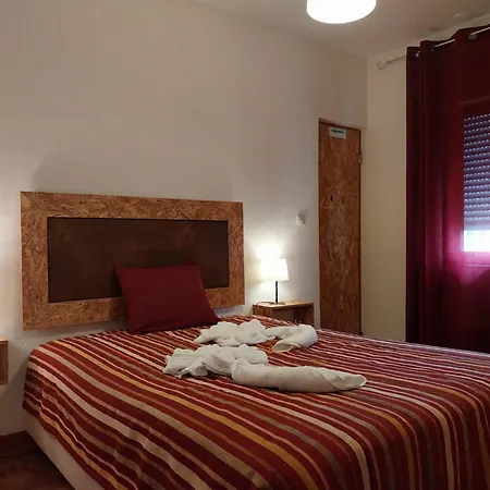 Huge 3 Bedrooms Balcony Flat For 8 Pax Apartamento Seia